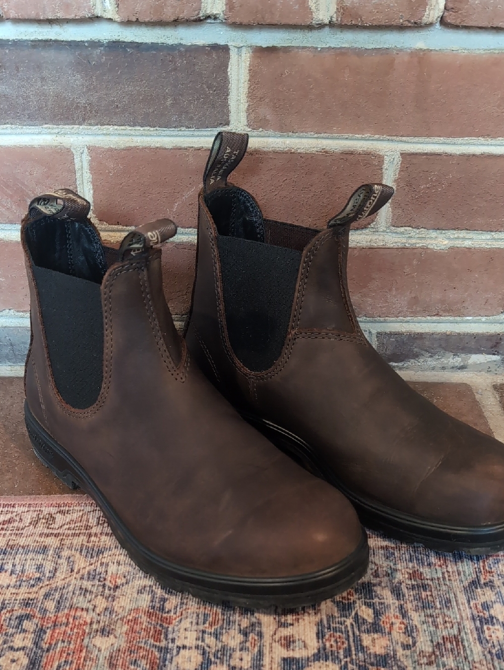 Blundstone Brown Leather Chukka Boots with Black Elastic Panels